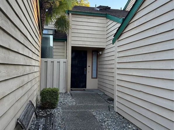 9220 77th St  SW #B, Lakewood, WA 98498