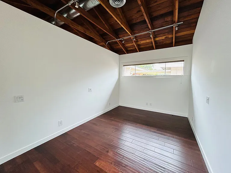 4137 Lafayette Pl — Photo 10