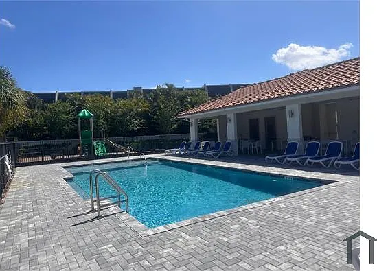 6835 Broadwater Ln — Photo 17