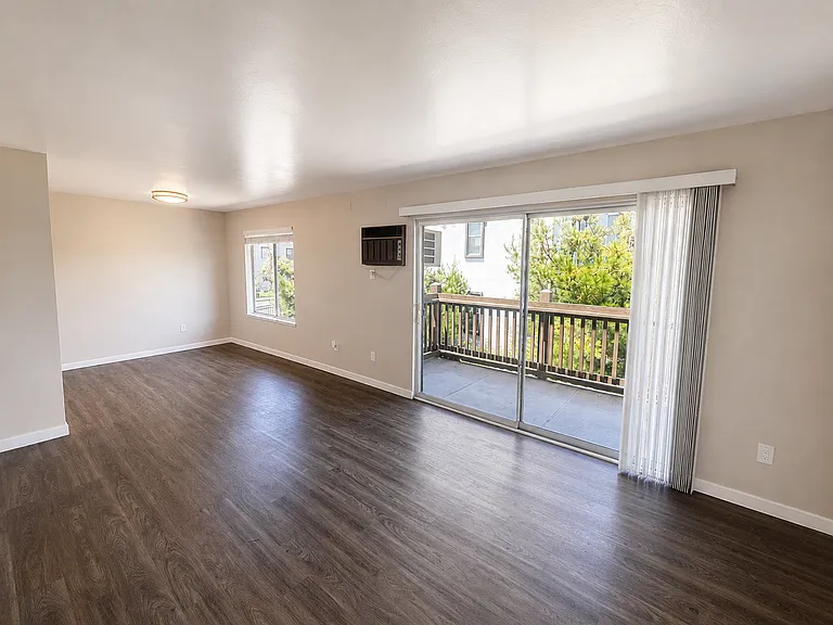 Riverbend Apartments — Photo 50