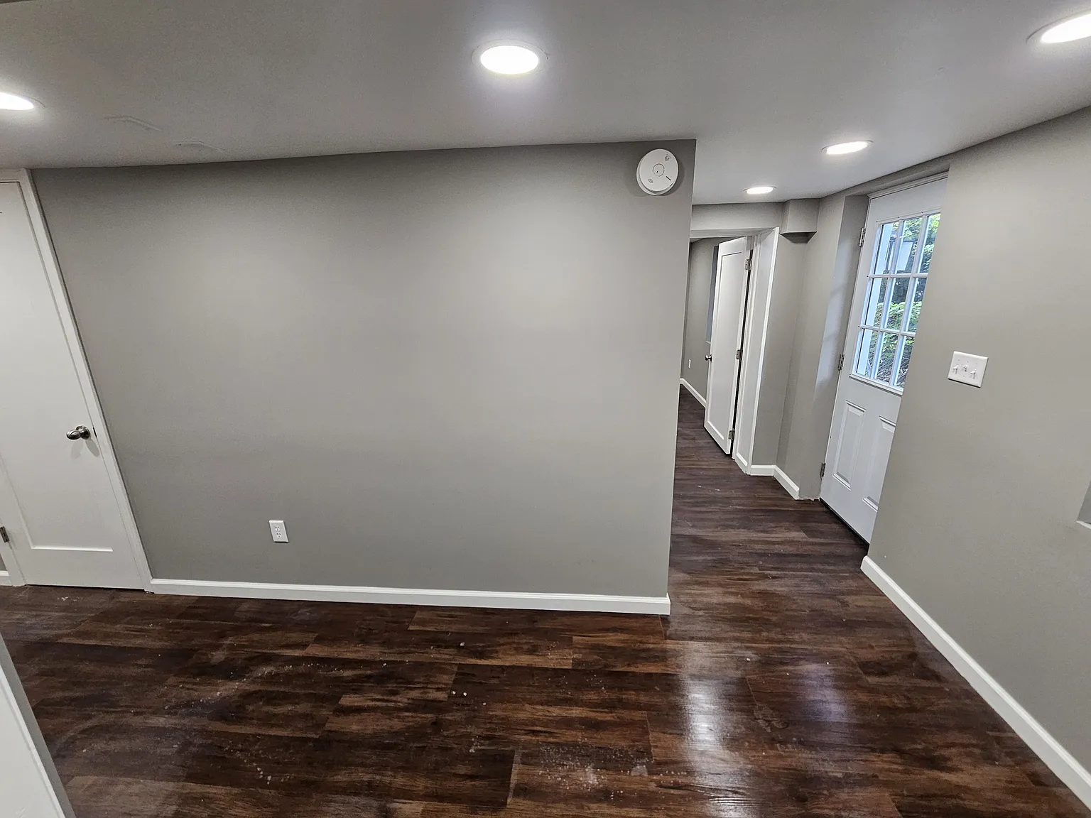 2 bed, 1.5 bath, 1000 sqft, $1,050 — Photo 2