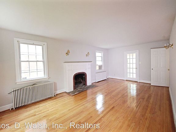 2nd image of 4429 S Dakota Ave NE