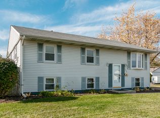 550 Belmont Dr, Romeoville, IL 60446