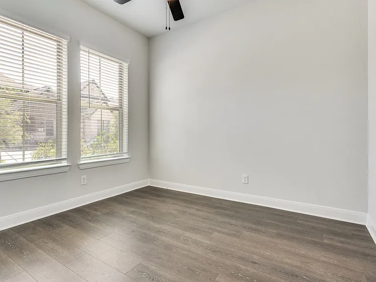 709 Mourning Dove Dr — Photo 13