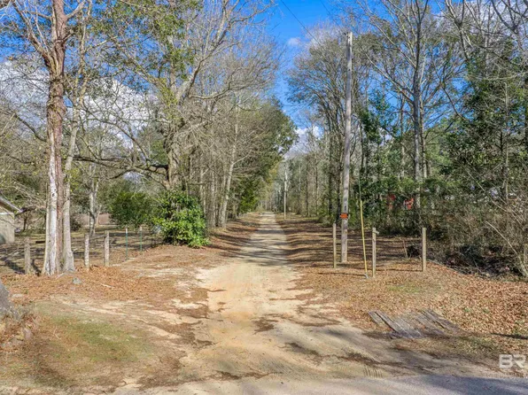 27760 Northcutt Ln, Robertsdale, AL 36567