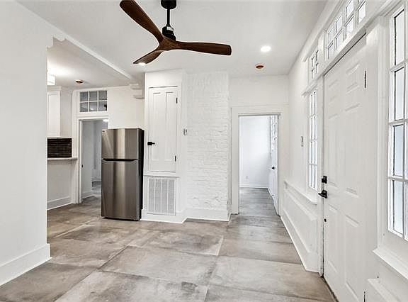 5th image of 726 Dufossat St