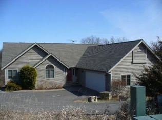 4 Cove Ct, Galena, IL 61036