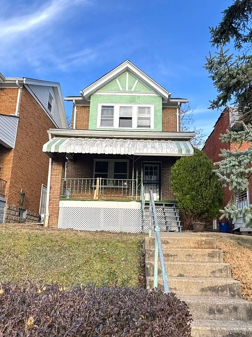 3 bed, 1210 sqft, $1,350 — Photo 1