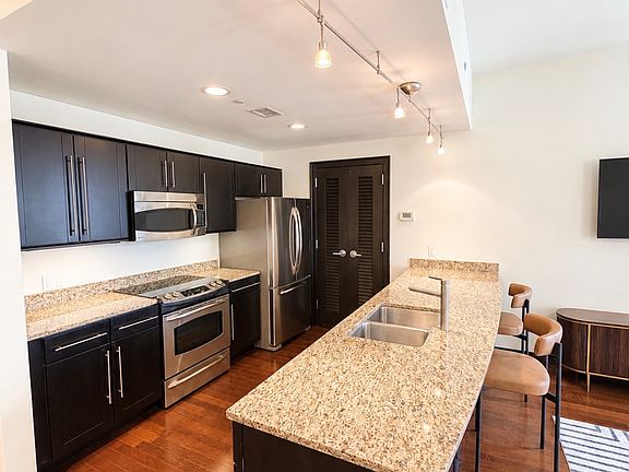 2nd image of 115 W 5th St APT 1412