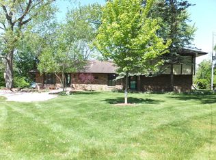 65220 W Peninsula Dr, Cassopolis, MI 49031
