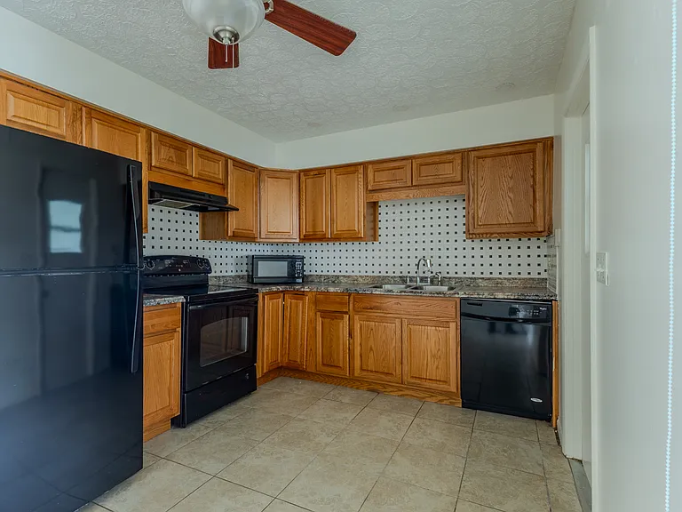 212 Tennessee Ave — Photo 10