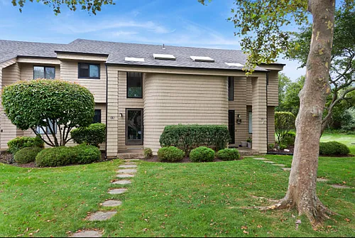 52 Fairway Pl Photo 1