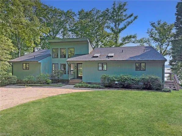 1061 Twiggs Ferry Rd, Hartfield, VA 23071