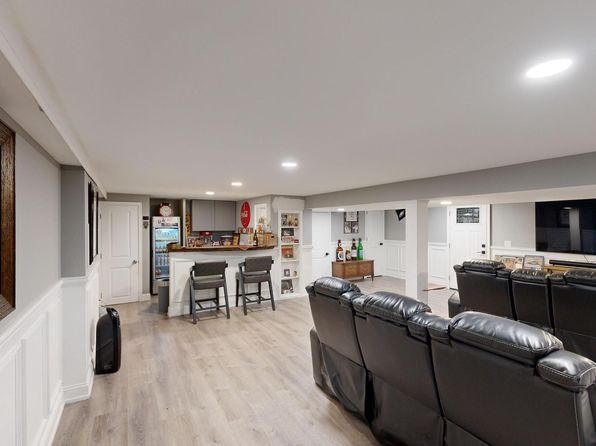 2980 Woodview Dr, Hatfield, PA 19440