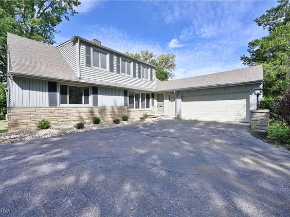 2684 Sulgrave Rd, Shaker Heights, OH 44122