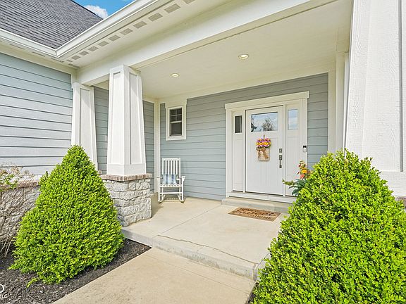 3rd image of 16637 Holly Oak Dr