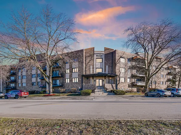 7100 W 95th St APT 111, Oak Lawn, IL 60453