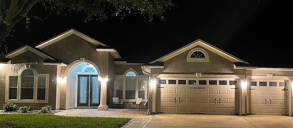 2nd image of 950 Brook Hollow Ct