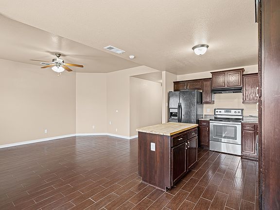 2nd image of 912 Coastal Dr