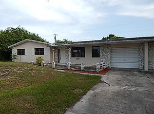 599 Lake Dr, Sebastian, FL 32958