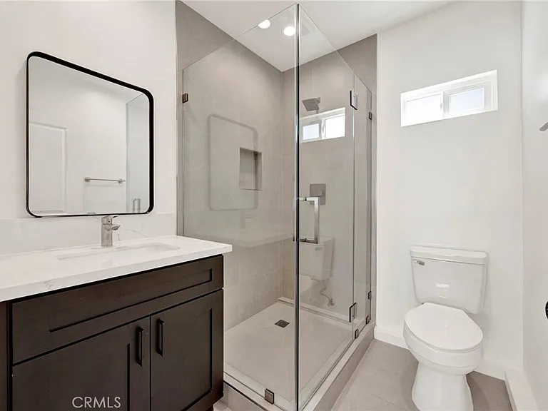 22542 Roscoe Blvd — Photo 8