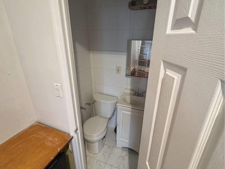 1st image of 1032 No 4 St