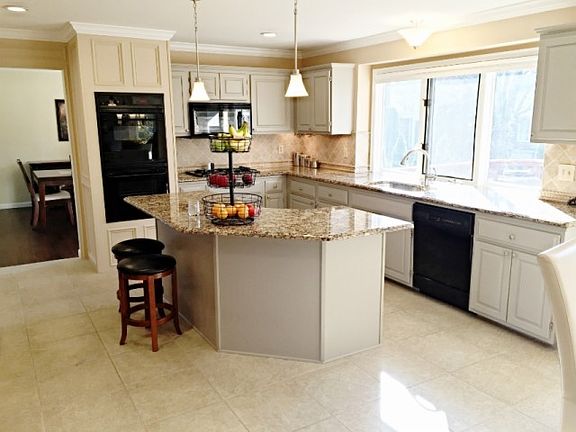 3rd image of 53441 Stonehenge Dr