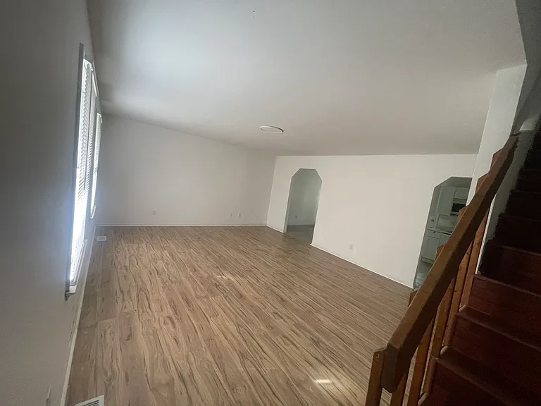 712 Troy Trl — Photo 2