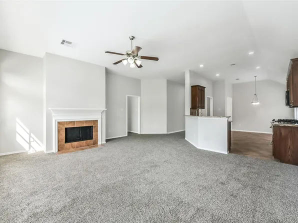 2024 Shore Breeze Dr, Pearland, TX 77584