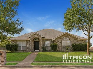 1140 High Point Dr, Midlothian, TX 76065