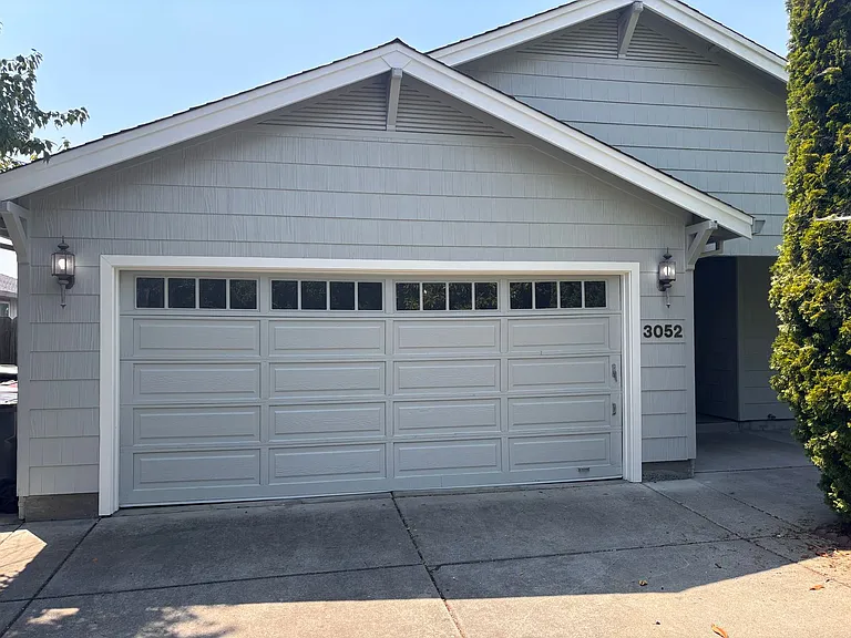 3052 Gary Dr — Photo 4
