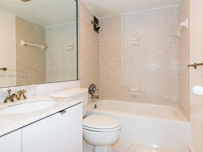 10101 E Bay Harbor Dr #404 — Photo 17