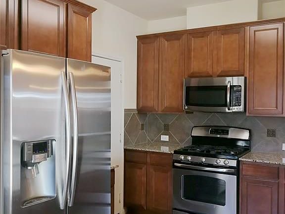 5th image of 3903 Waterford Ct