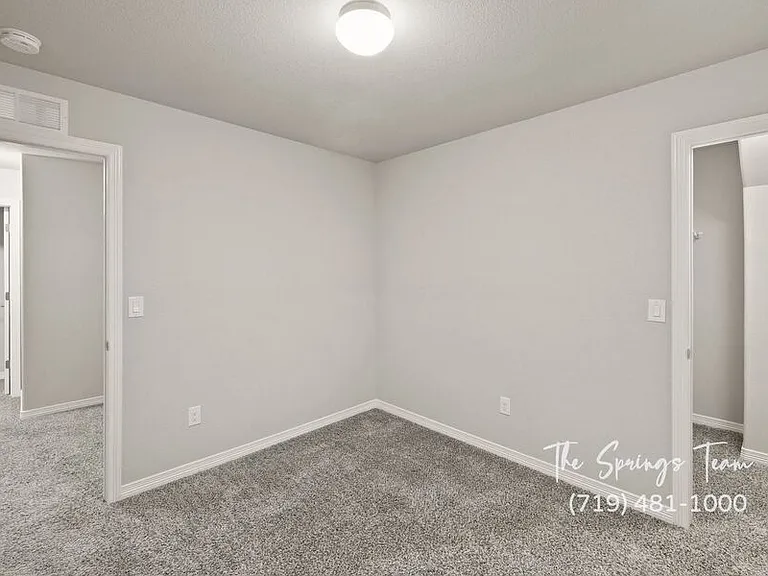 10957 Matta Dr — Photo 31