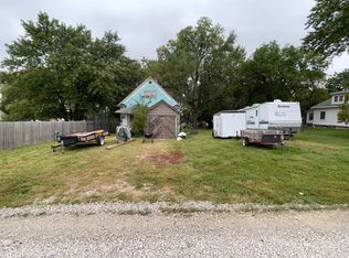 410 Fulton St, Falls City, NE 68355