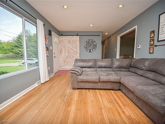 5th image of 526 N Harmony St