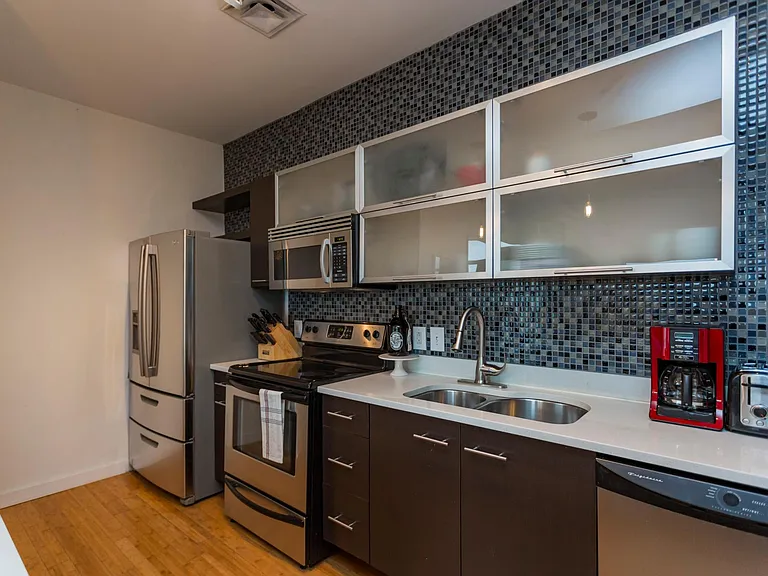 2115 Yeaman Pl #415 — Photo 10