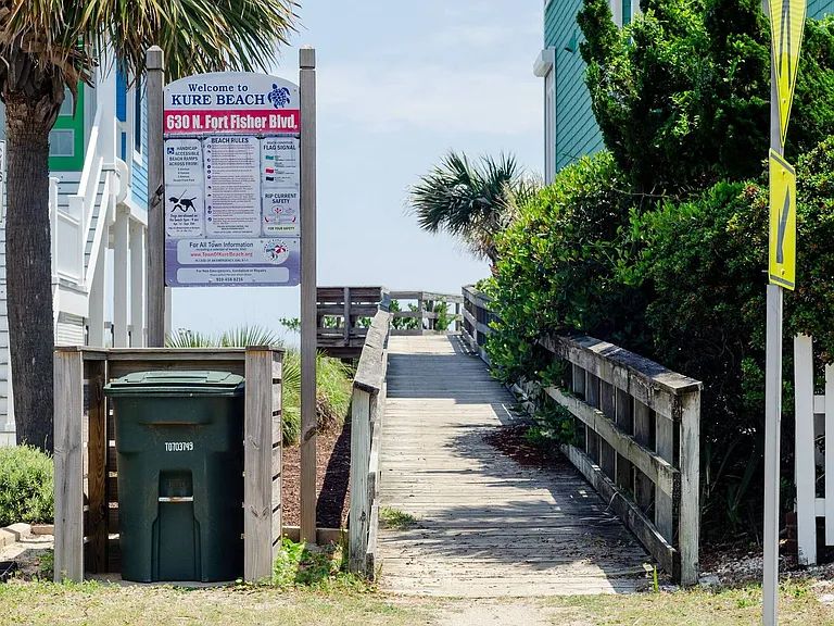 741 N Fort Fisher Blvd — Photo 45