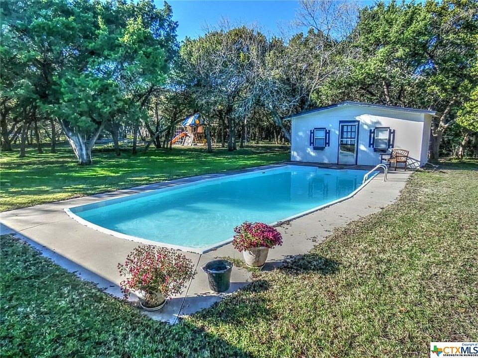 1st image of 119 Green Oaks Dr