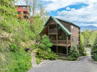714 Mountain Stream Way, Gatlinburg, TN 37738