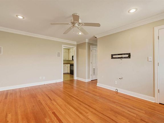 5th image of 1435 Meadowlane Dr