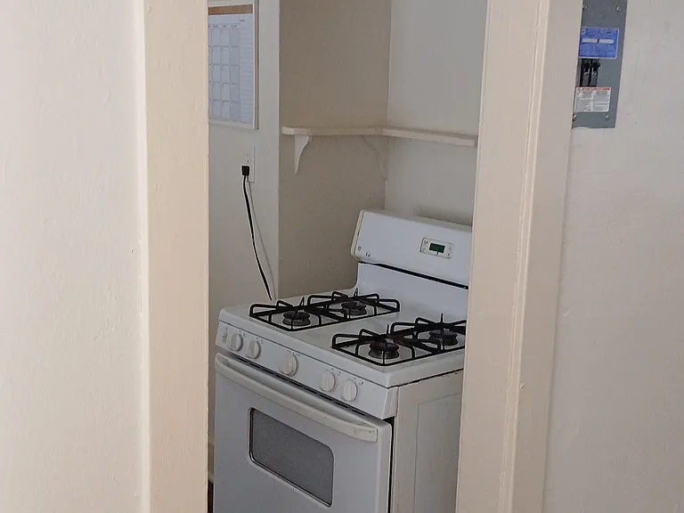 546 Cedar Ave #F — Photo 24