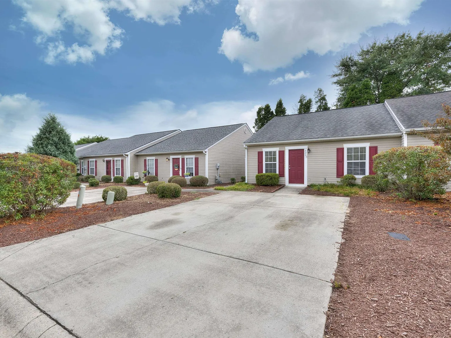 2 bed, 1100 sqft, $1,450 — Photo 3