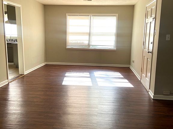 4th image of 921 Garywood Pl