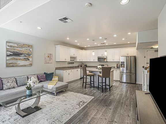 2nd image of 88 N Jackson Ave #122A