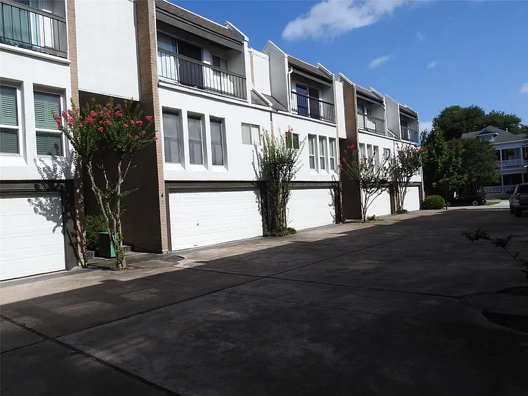 218 Stratford St #3 — Photo 3