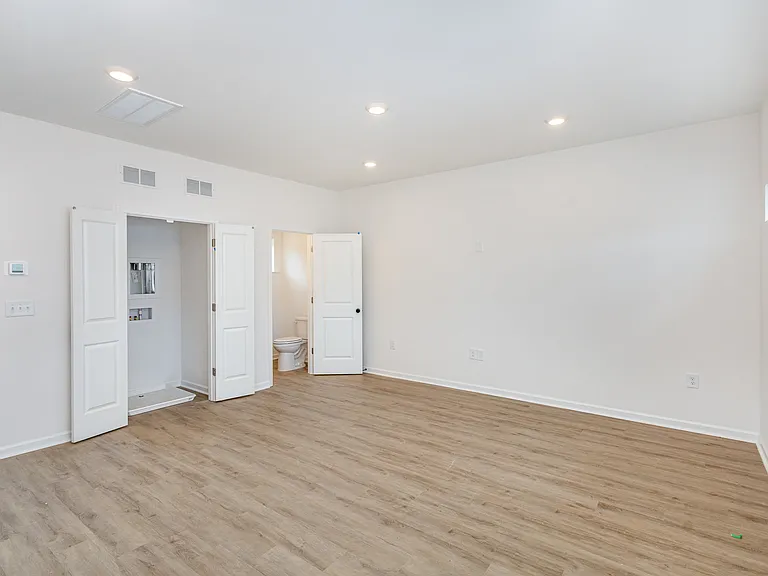 1205 Lomax Ave — Photo 37