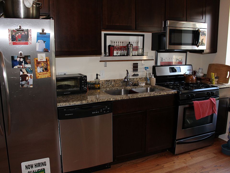 1st image of 832 W Leland Ave #303