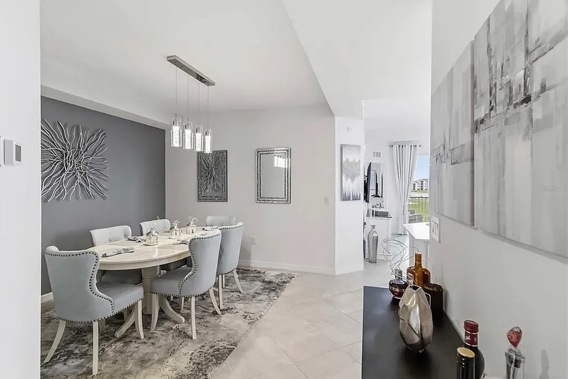 3 bed, 1313 sqft, $4,500 — Photo 3
