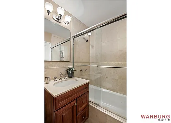 Sold by Warburg | media 21